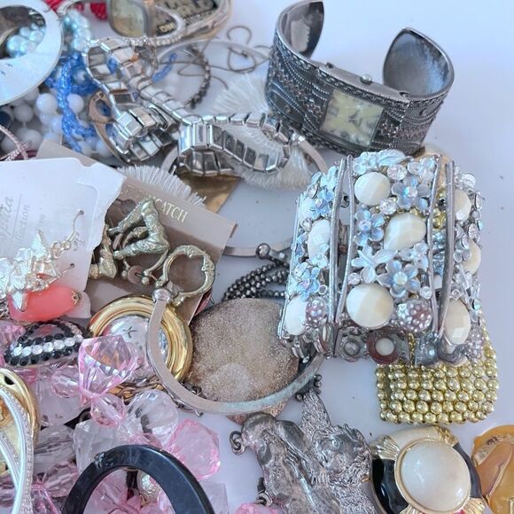 5lb. Craft Junk Broken Jewelry Lot - Picture 2 of 8
